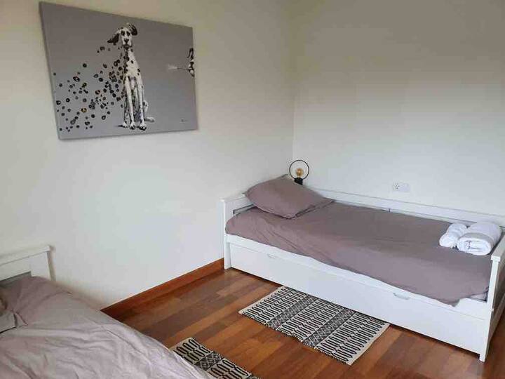 Chambre  « dalmatien » 
2 ou 3 lits individuels en 90 cm