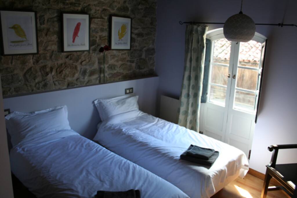 Back en-suite bedroom
