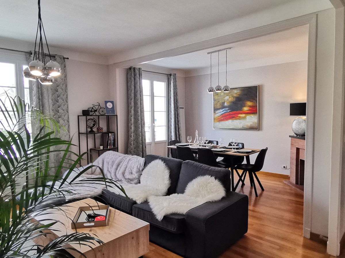 Successful Airbnb property: Rare gem - Private parking - 98 m2 - 6 people in Caen