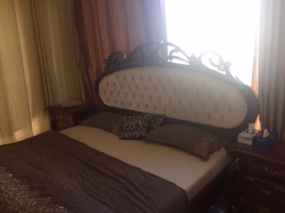 You sleep like a king in a deluxe king size bed