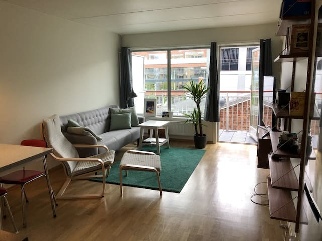 Cosy apartment, close to central station.