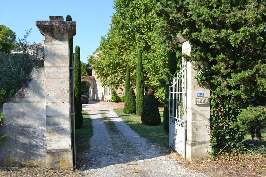 Entrée de la propriété