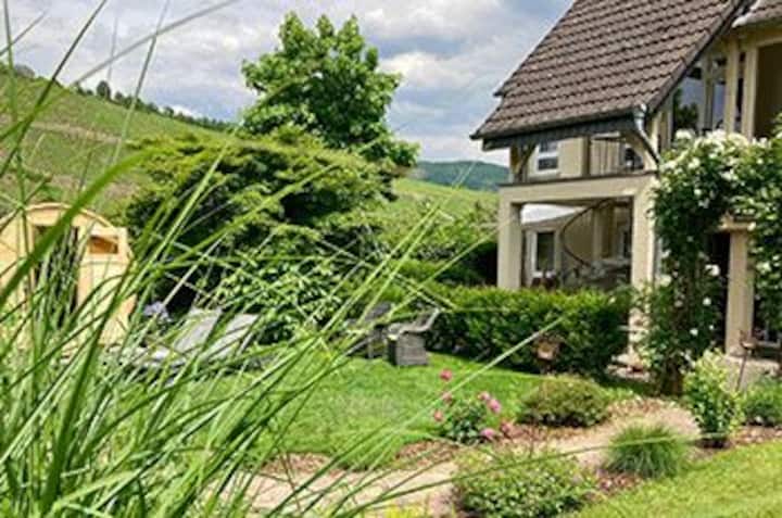 Himmel-blick An Der Mosel Zum Träumen Und Genießen - Pünderich
