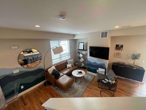 Top Airbnb: Cheerful Townhome w/Private Roof in West Colfax