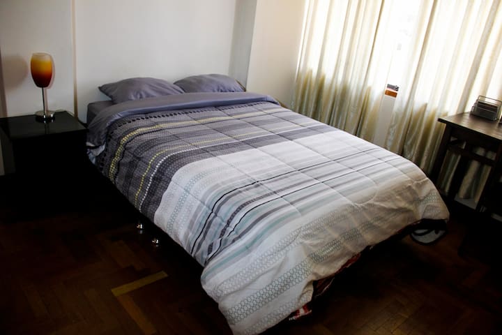 Private Room in Cusco – Hot water and WiFi R8