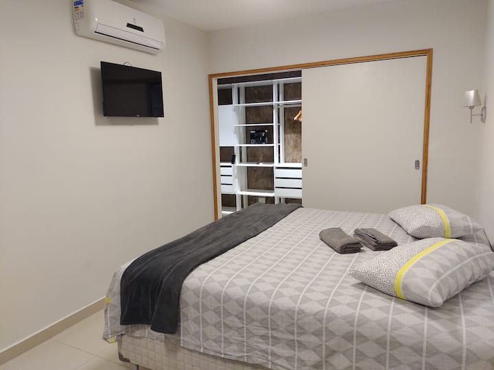 جناح مزود بتلفزيون /مكيف هواء