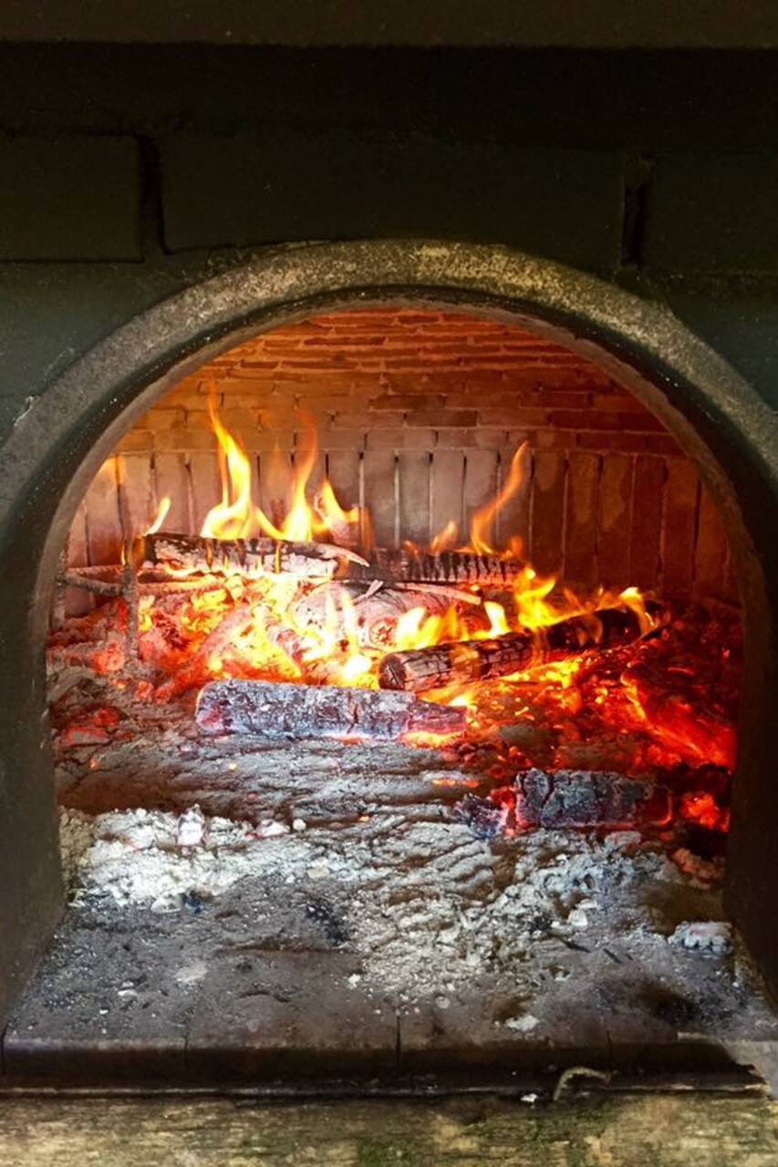 bella grande pizza oven on Pizza In The Wood Oven And Tiramisu Airbnb