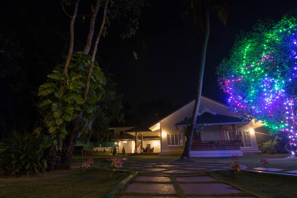 And when the night sets in, find the beauty in the starry lights and cool breeze