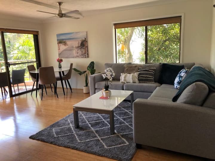 Entire Apartment With Beach Vibe In Broadbeach - Gold Coast