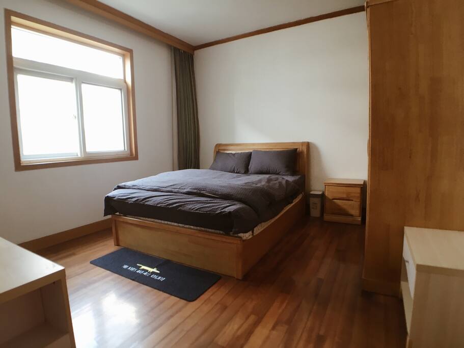 朝南大主卧,全实木家具