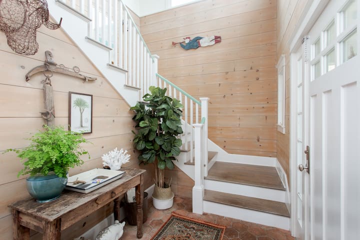 Venice Beach Escape – Big + Bright + Easy Parking gallery image 5