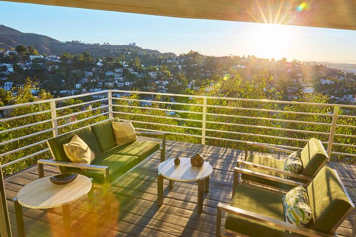 Modern Hollywood Hills Celebrity Hideaway gallery image 3