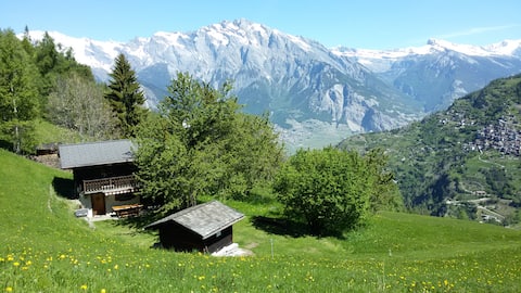 Popular Airbnb listing: Chalet les Pramins, La Tzoumaz, 4 Valleys in Riddes
