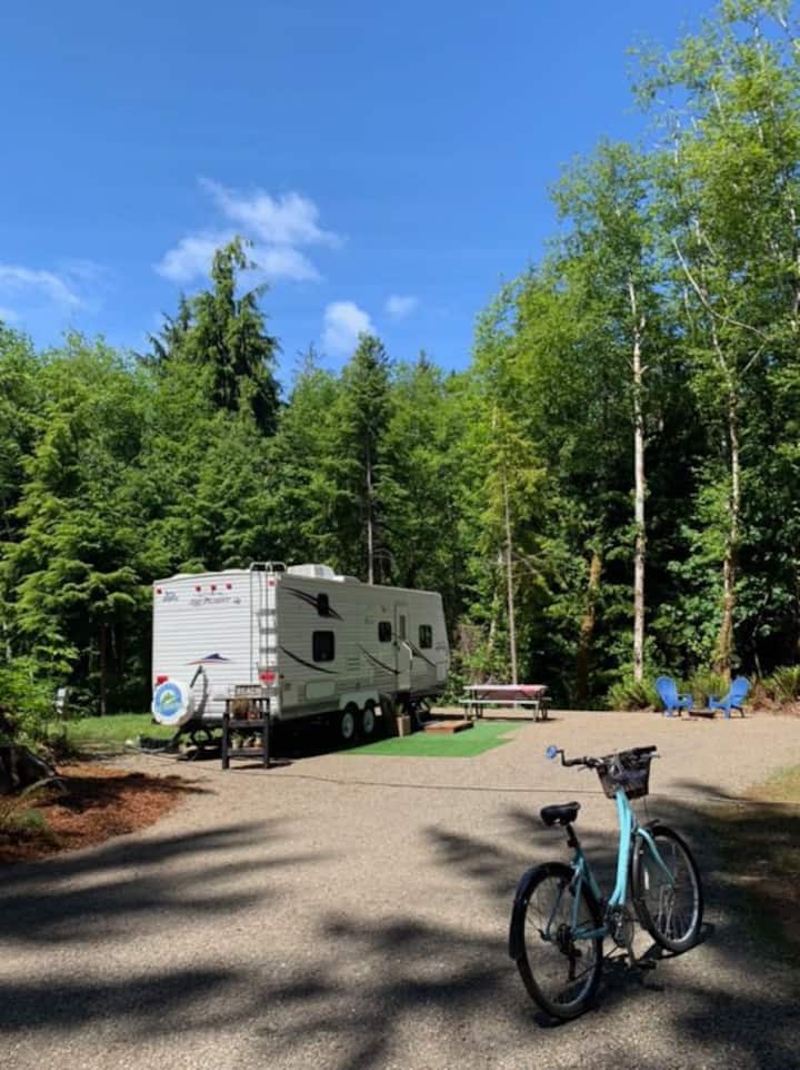 "Little Fern" RV Camp Trailer Campers/RVs for Rent in Forks