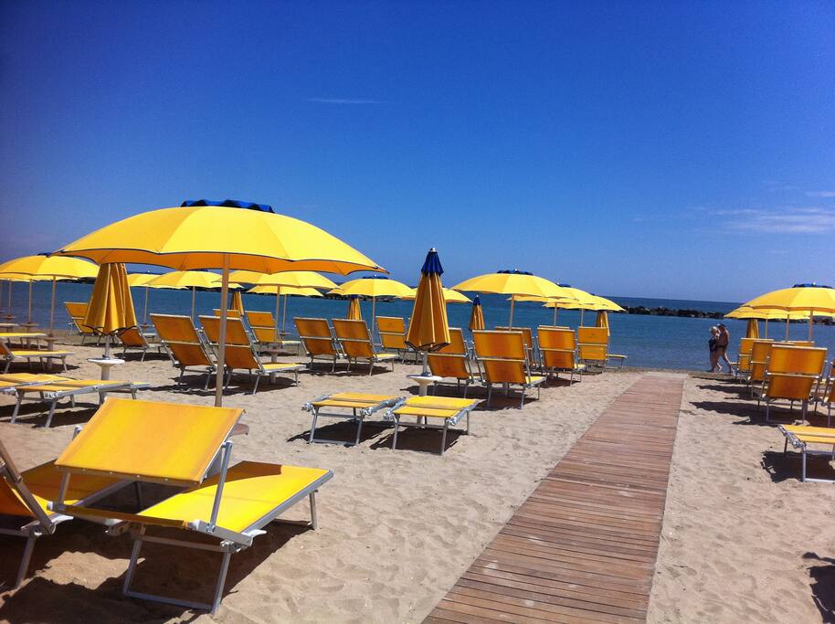 Servizio spiaggia appartamenti residence Amalfi ***