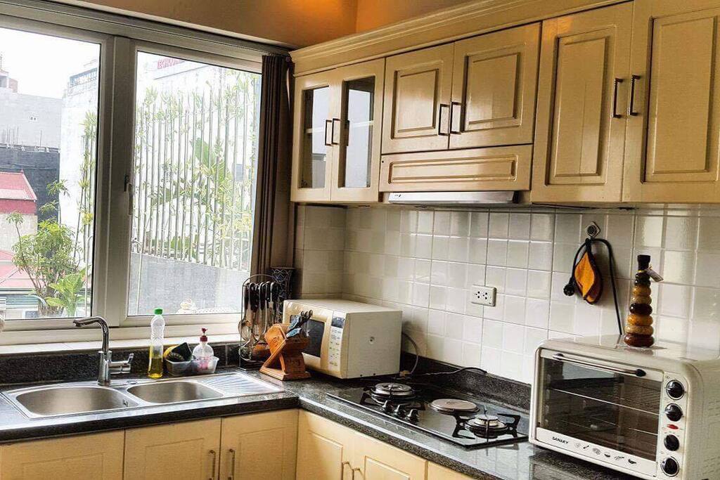 the cozy kitchen