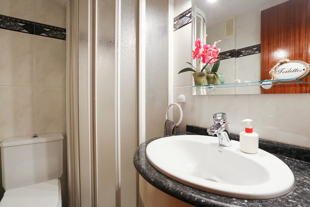 Baño privado
Private bathroom