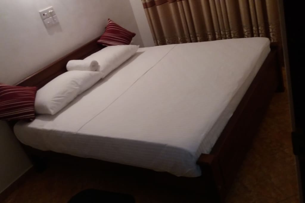 Large double bed (budget double room)
