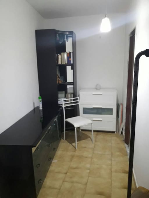 In questa foto bisogna considerare solo il mobile bianco