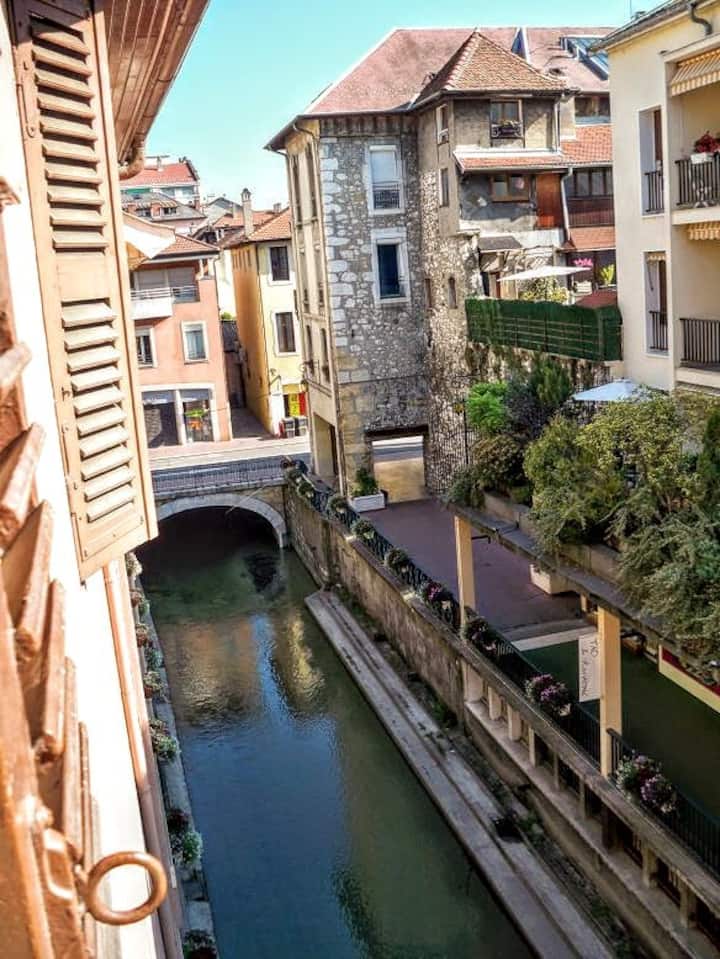 Lake Annecy Holiday Rentals & Homes AuvergneRhôneAlpes, France Airbnb