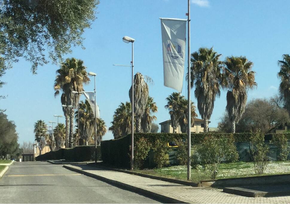 Viale d'accesso