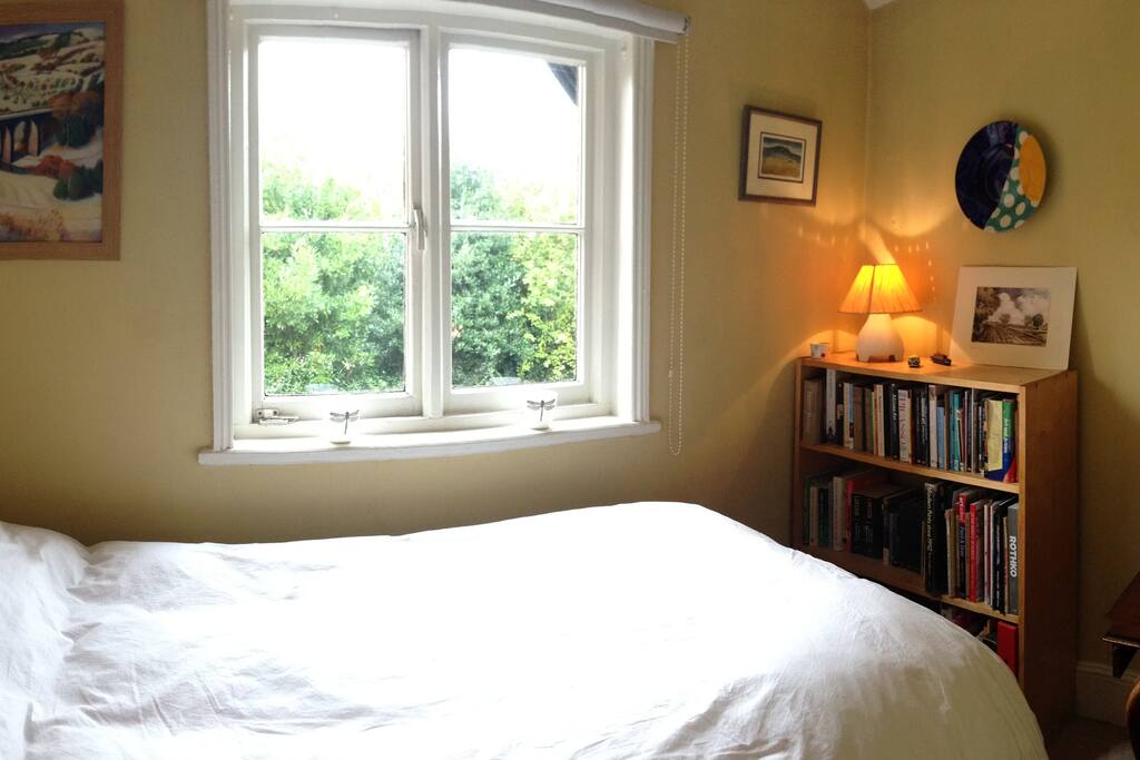 Light and airy room