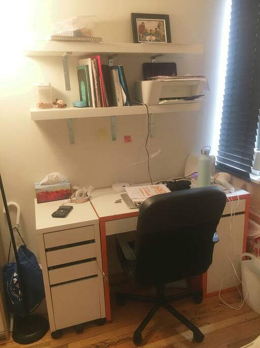 Bedroom: Desk