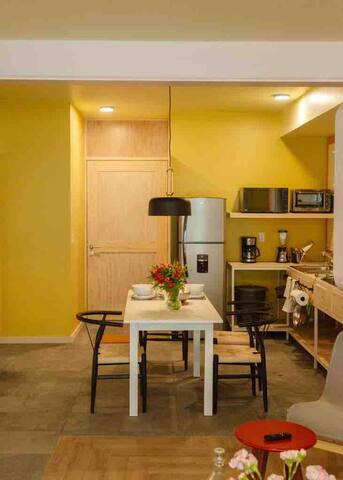 Discover Roma | 2BR | Balcony gallery image 3