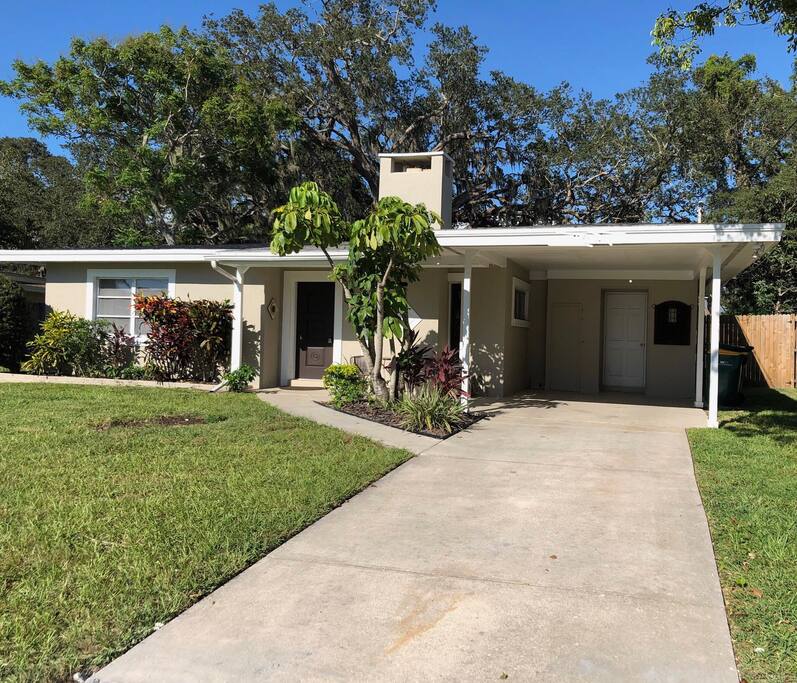 Cute front view from your vacation home.