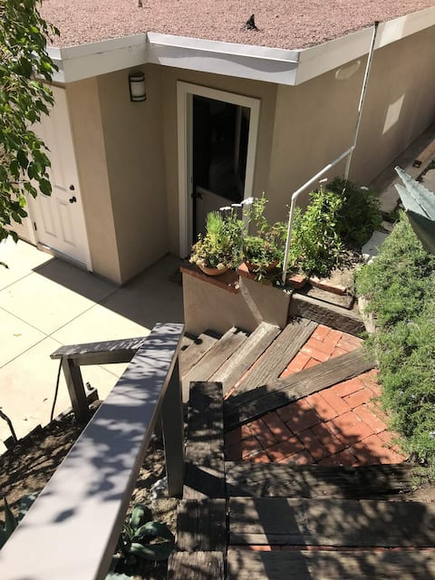 Secluded Canyon Nest  *Live like a Local*