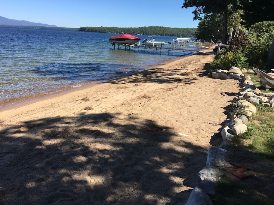 The Best Location on the Lake: wide fine sand beach with Incredible long views