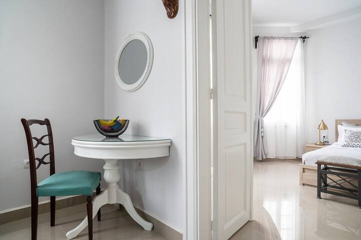 Polytimon, an Athenian Neoclassical Apartment gallery image 5