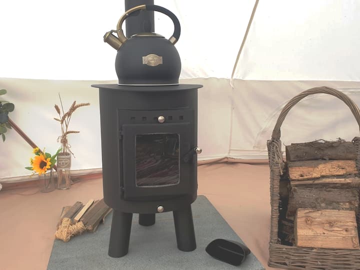 Lovely log burner heating for the colder nights 