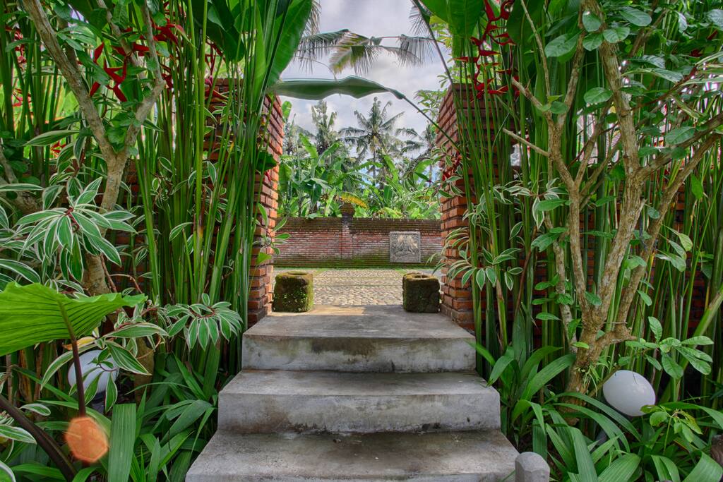 Small Gate to the Place