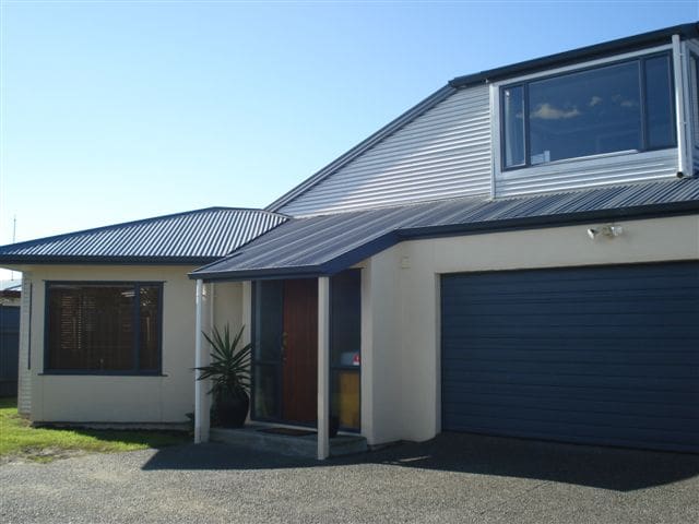 Haere Mai - Spacious sunny modern house