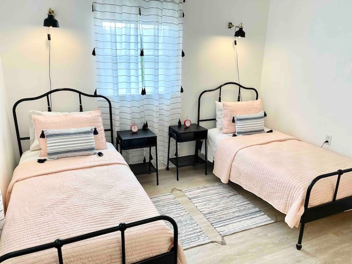 10 Best Airbnb Vacation Rentals Near Vanderbilt Beach, Florida