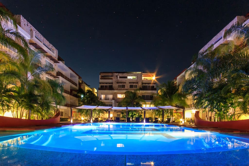 Pool,Water,Hotel,Resort,Swimming Pool