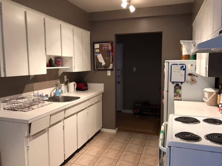 Fully equipped kitchen.