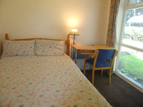 Quality bedroom opposite Edgbaston cricket ground