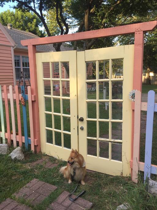 Park in the driveway and enter through the Garden Gate to your private entrance.
