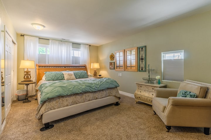 Главна спалня w/king