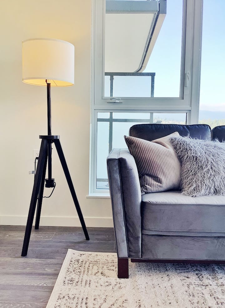 20% Off Monthly Stay Mountain View Luxury One Br - New Westminster