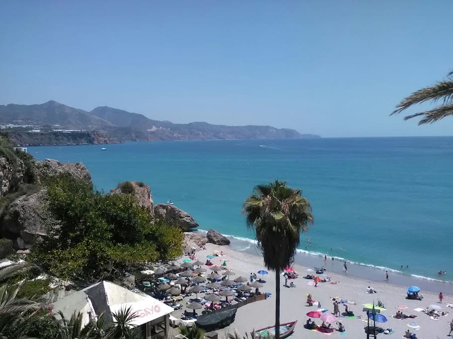 playas de nerja a 20 minutos del apartamento