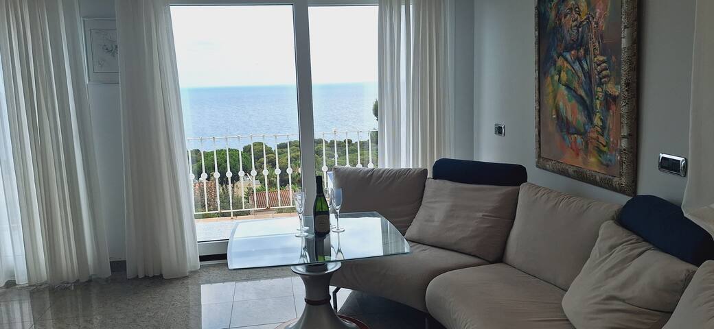 Villa hermosa 450m de la playa. Piscina. BBQ gallery image 3