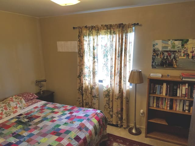 Beautiful 2BR Condo Near Beach