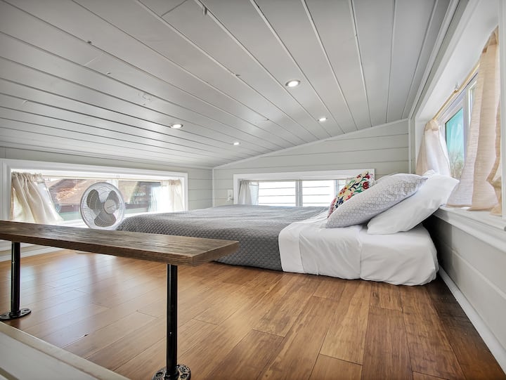 Melt a way in our bed