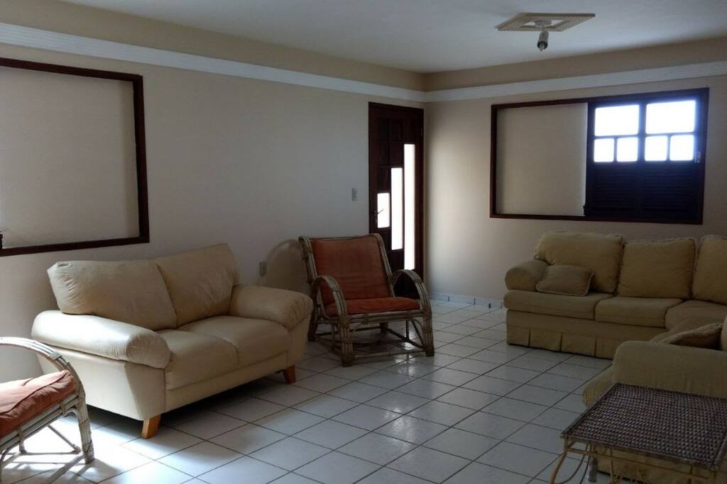 Sala principal com dois ambientes