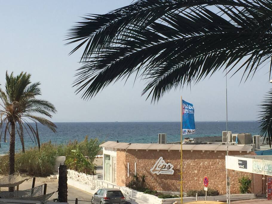 a 100 mts de la playa