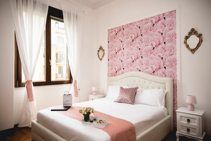 St. Peter Heart with jacuzzi luxury apartment gallery image 2