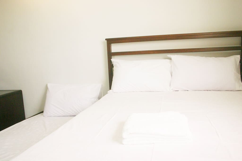 Sleep like a baby on a double sized bed, with freshly laundered sheets. Fully airconditioned. There's a pullout bed (on the left) as well.